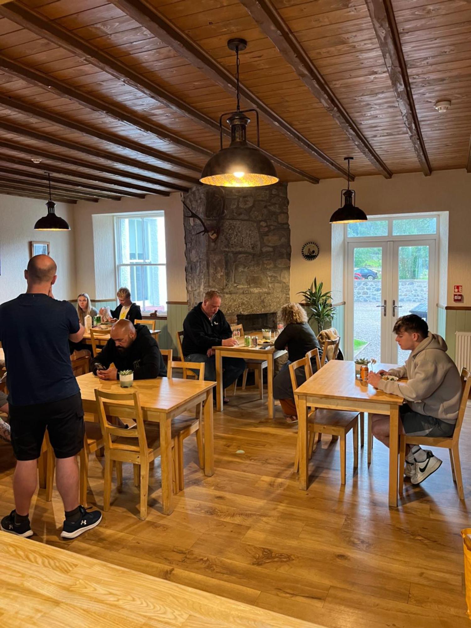 Great Glen Hostel スピーン・ブリッジ エクステリア 写真